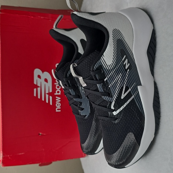 NIB New Balance Rave Run v2 Kids Sz 5 - Picture 5 of 9